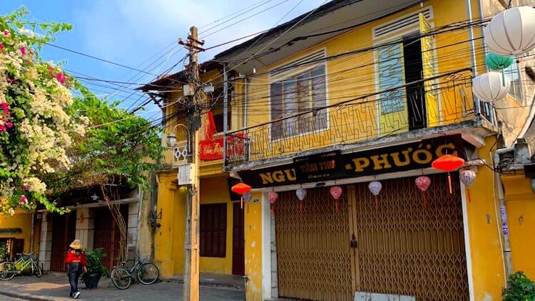 Vietnam closes popular tourist destinations to fight Covid-19 pandemic